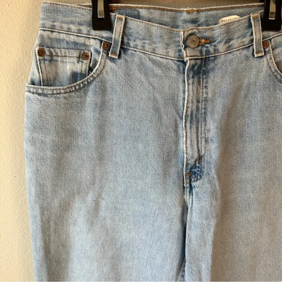 Levis 550 light wash denim straight leg mom jeans - Picture 3 of 7
